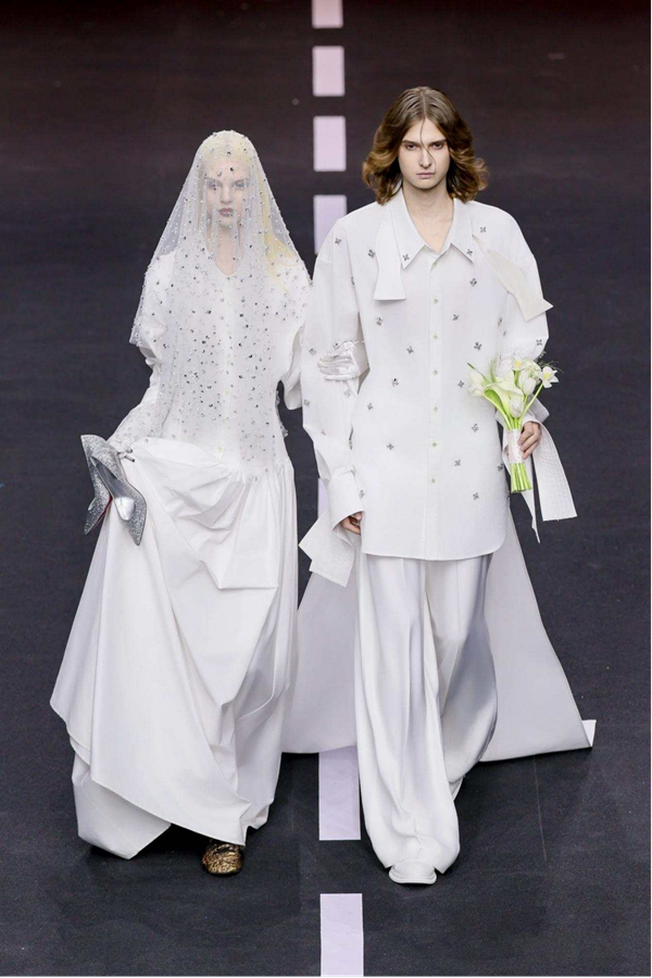 非均质之光 |MAGGIE MA诠释当代女性之光 