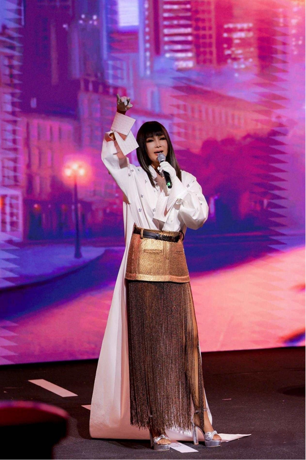 非均质之光 |MAGGIE MA诠释当代女性之光 