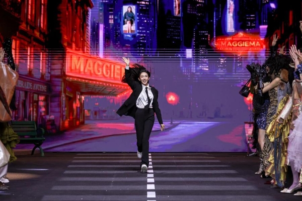 非均质之光 |MAGGIE MA诠释当代女性之光 