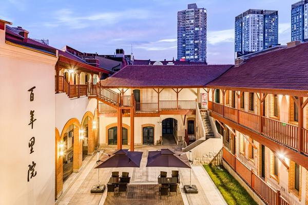 从百年里院到潮流街区，世茂喜达酒店集团于青岛织就多元旅居版图 