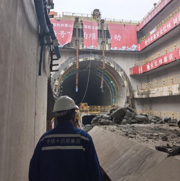 曼卡特打破百年垄断：国产百年级植筋胶的“破冰之路” 