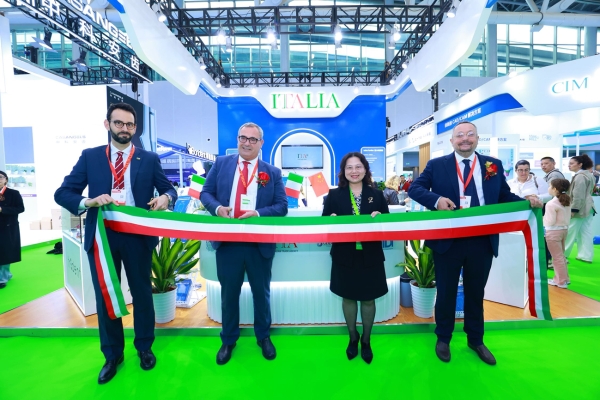 意大利集体参展广州华南口腔展 