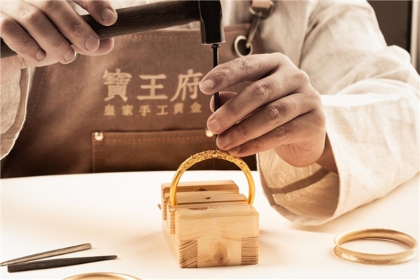 寶王府”三字解：一家金器品牌的文化原力 
