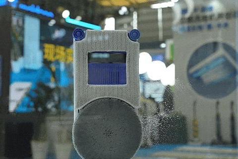 方圆一体，重塑行业！赫特HUTT10擦窗机器人亮相AWE2026 