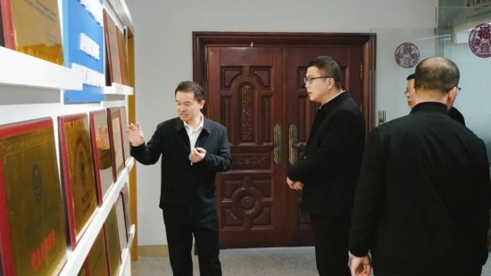 市农业农村局副局长陈建伟一行莅临洛东生物参观调研 