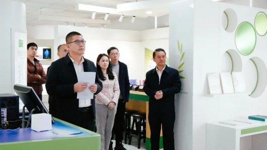 市农业农村局副局长陈建伟一行莅临洛东生物参观调研 