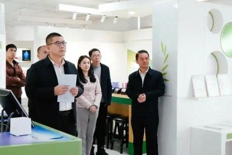 市农业农村局副局长陈建伟一行莅临洛东生物参观调研 