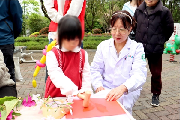 4.2 孤独症日 天佑公益融合行动汇聚爱心暖山城 