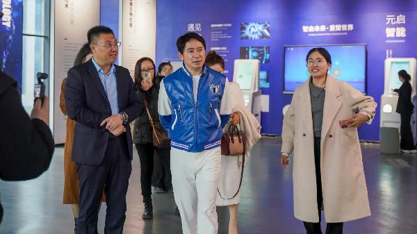 共筑健康产业新生态：盗龄医生创始人万百万率团考察山东宝来利来 