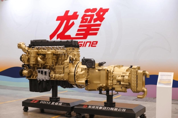 东风商用车抢抓“开门红”，576台龙擎动力牵引车开启马年加速度 