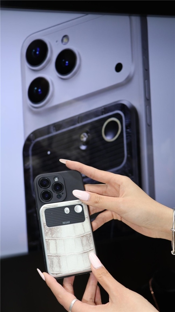 追觅 D・Note AI 录音名片亮相AWE 以硬核技术打造随身智能办公新体验 