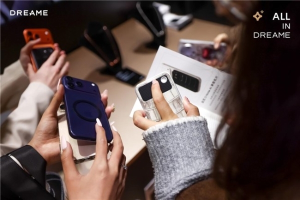 追觅 D・Note AI 录音名片亮相AWE 以硬核技术打造随身智能办公新体验 