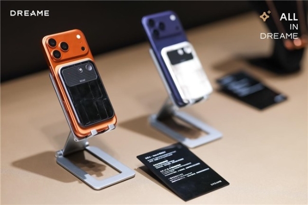 追觅 D・Note AI 录音名片亮相AWE 以硬核技术打造随身智能办公新体验 