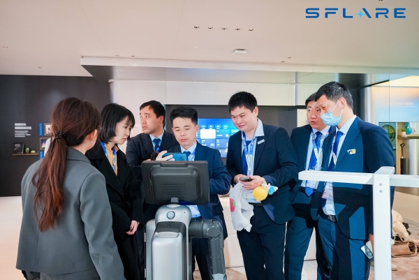 AWE现场观察 | 具身智能新方向:星炽动力如何让机器人率先敲开家门? 