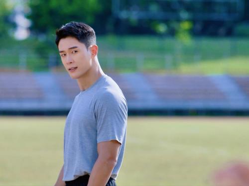 新加坡电视剧《迷茫又无惧的我们》播出邓伟徳演绎“问题老师” 