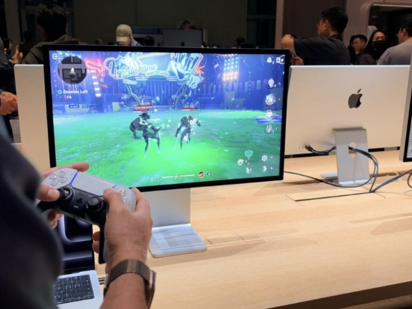 苹果 MacBook Air 展示国产游戏《异环》，M5 芯片运行开放世界画面 