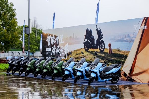 派电科技全球发布会：首发自研增程技术，揽途LV5实现500km综合续航 