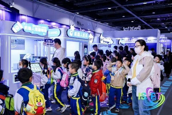 首届北京国际科幻与未来产业博览会盛大启幕 | 锚定“十五五”未来产业布局，以科幻创新与未来科技融合构筑高质量发展新支点