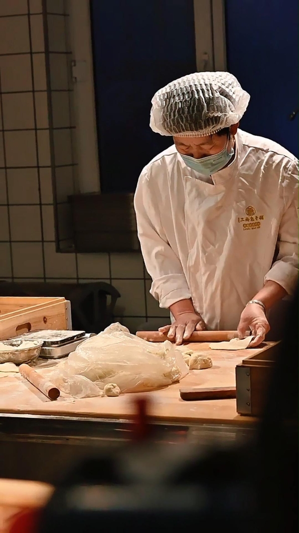 餐饮业“微利时代”的结构红利：笼宝禾二两包子铺如何切入早餐抗周期赛道？ 