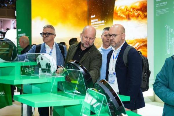 iRobot荣获AWE2026艾普兰创新奖 三十余载技术积淀引领行业新征程 