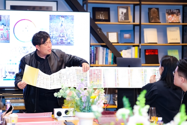 iLuvVivid 爱涂妆在沪举办“艺术家的万种可能”新年晚宴 