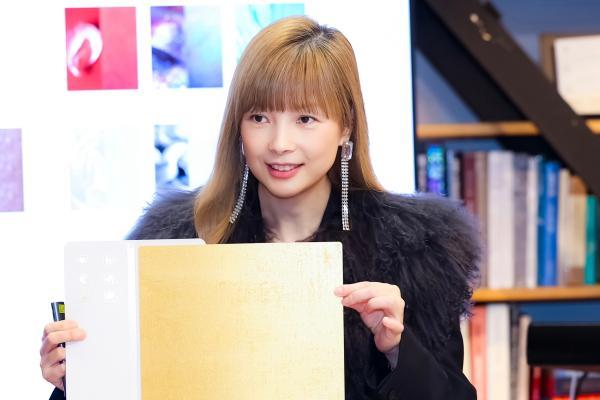 iLuvVivid 爱涂妆在沪举办“艺术家的万种可能”新年晚宴 