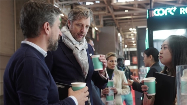 畅销全球65国的COFE+机器人咖啡太平洋关岛登陆开业 