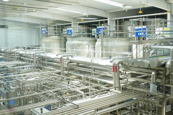 当工厂大门打开，我们看到了夏进乳业的“底牌”