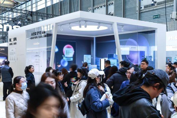 海信空调荣获AWE两项大奖，打造世界杯沉浸式看球神器