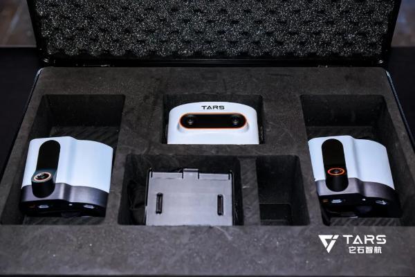 它石智航丁文超博士发布全球首个“能干活”的通用具身大模型AWE3.0，机器人“真落地”走进千行万业！