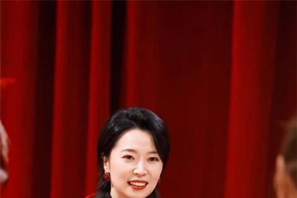 方里创始人菊子脱口秀首秀：用“底妆”定义女性的生活底气