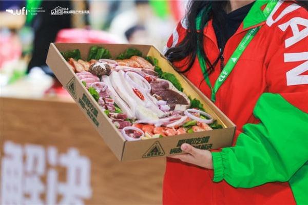 锅圈露营破解露营双重痛点---锅圈露营携一体化方案亮相 CLE 国际户外展