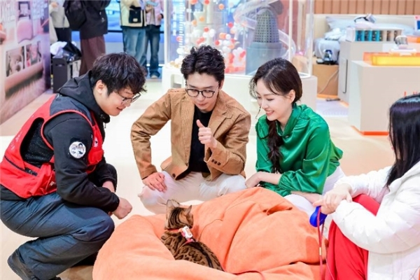 AWE2026最大反差萌：一只猫代言的清洁家电品牌友望有点意思 