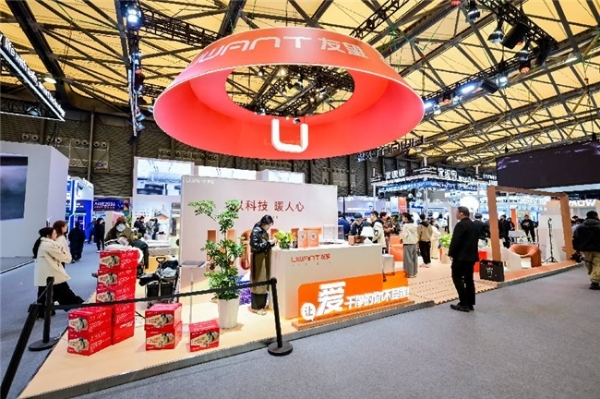 AWE2026最大反差萌：一只猫代言的清洁家电品牌友望有点意思 