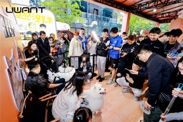 AWE2026最大反差萌：一只猫代言的清洁家电品牌友望有点意思 