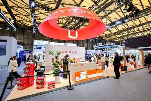 AWE2026最大反差萌：一只猫代言的清洁家电品牌友望有点意思 