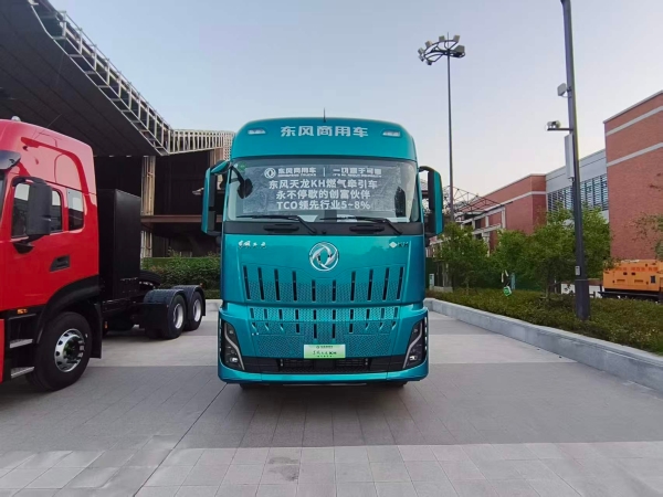 硬核双车亮相堰马！东风商用车两大主力车型领跑物流运输新赛道 