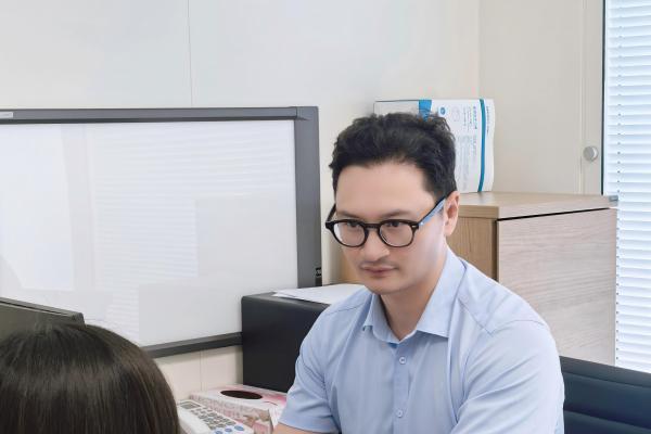 斯楼斌：精研医道守初心，以技载德绽芳华 