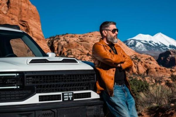 文化出海向：东方越野对话世界 纵横G700亮相摩押60周年 