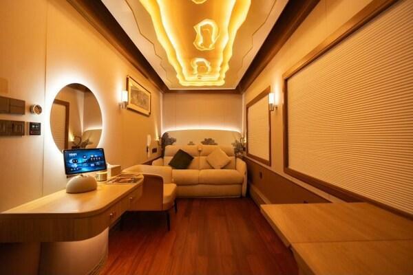 澜湄号跨境专列与精品自驾西沙邮轮，中旅定义"五一"旅行新范式 