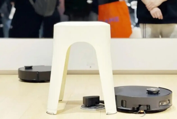 滚筒、履带、圆盘......今年618扫地机的风刮向谁？ 