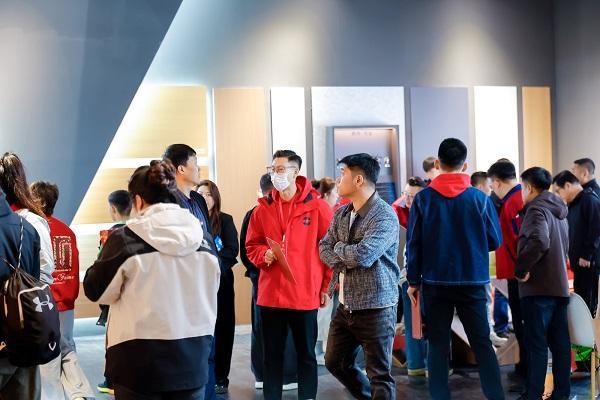 从“环保内卷”到“价值破界”，鹏鸿板材新品上市，重新定义行业新坐标 