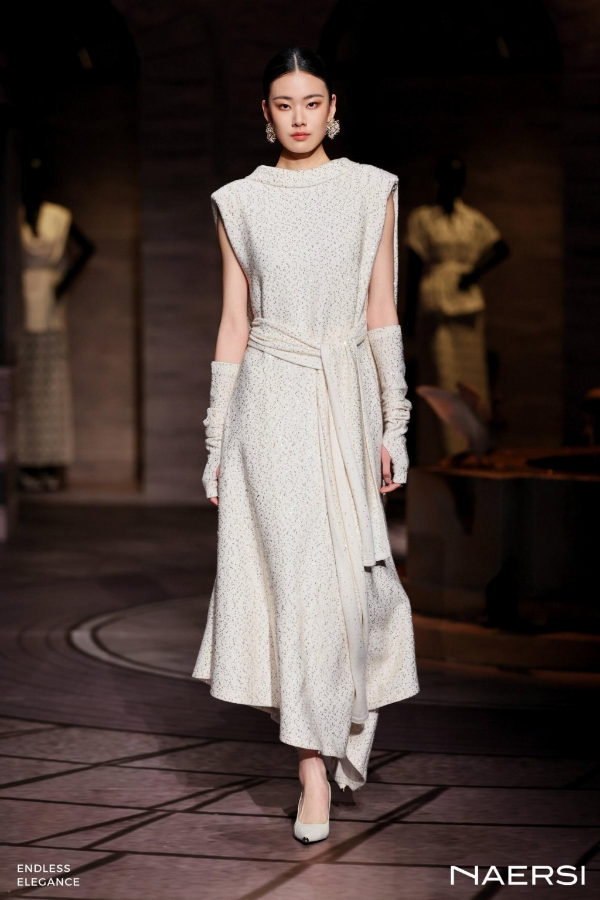NAERSI官宣升级国际轻奢品牌——一场大秀背后的经营理念跃迁 