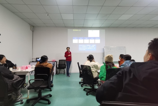 上海佬街佬味品牌以月度表彰开启激励新篇：物质精神双轮驱动承包门店管理升级 