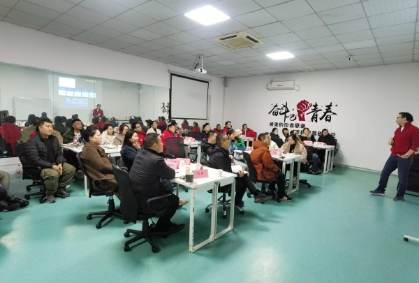 上海佬街佬味品牌以月度表彰开启激励新篇：物质精神双轮驱动承包门店管理升级 