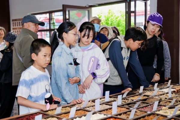 华润万家携手东阿阿胶溯源中国味，从乡土到万家让好物触手可及 