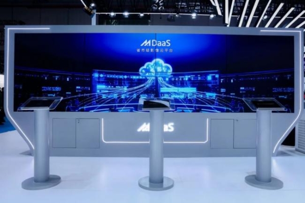 从「追光」者到「造光」者：东软医疗的高端设备突围之路 