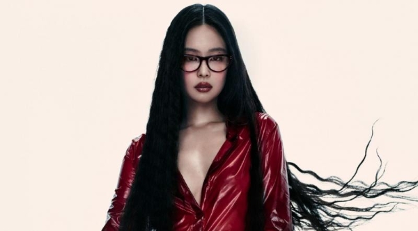 镜显不羁，率性自我 全球影响力文化偶像 Jennie 出任 Ray-Ban 雷朋全球品牌代言人 