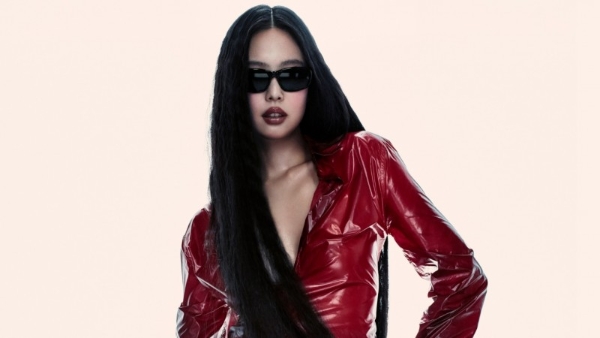 镜显不羁，率性自我 全球影响力文化偶像 Jennie 出任 Ray-Ban 雷朋全球品牌代言人 