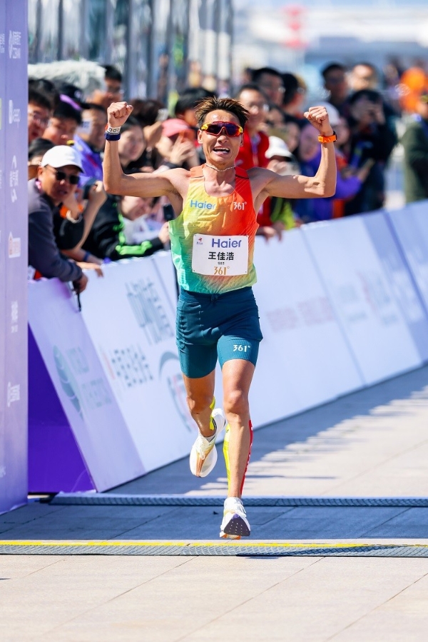 包揽多项冠军：361°燃爆2026青岛马拉松 